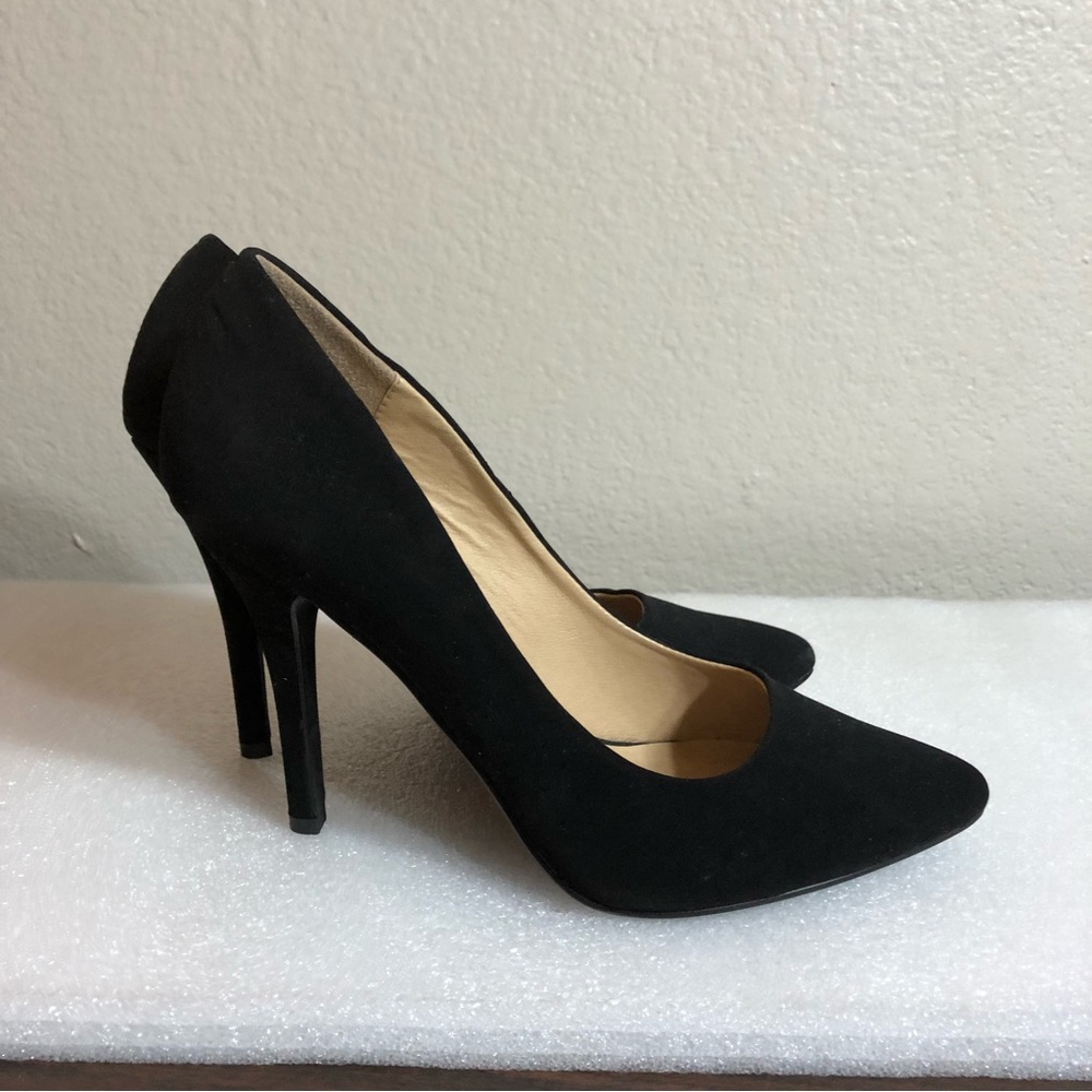Woman’s black heel my delicious shoes size 9